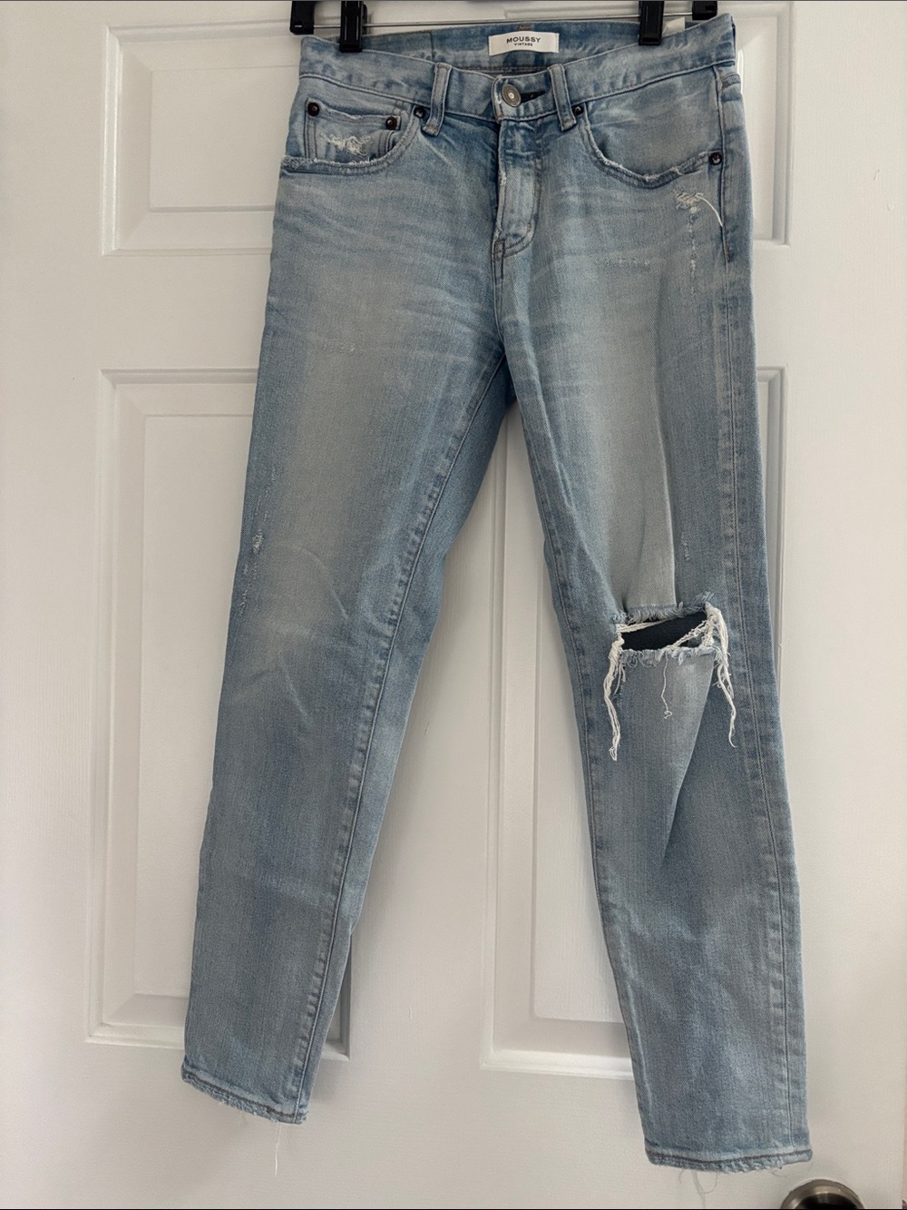 Moussy Light Blue Distressed Skinny Jeans with Knee Rip